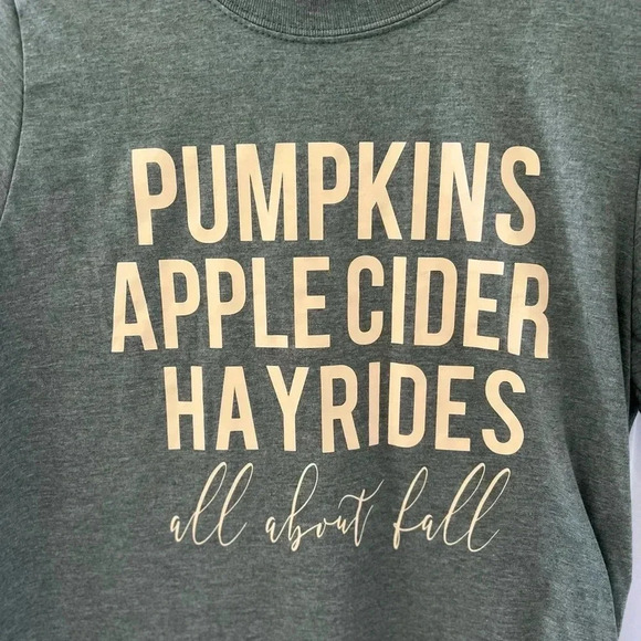 Women’s size Small Fall short sleeve tee like new - Picture 5 of 5